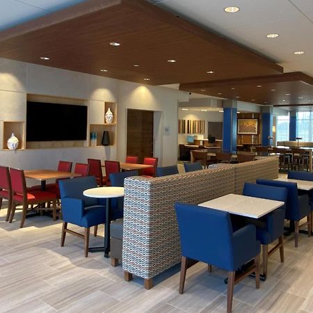 Holiday Inn Express & Suites - Aurora By Ihg Екстер'єр фото