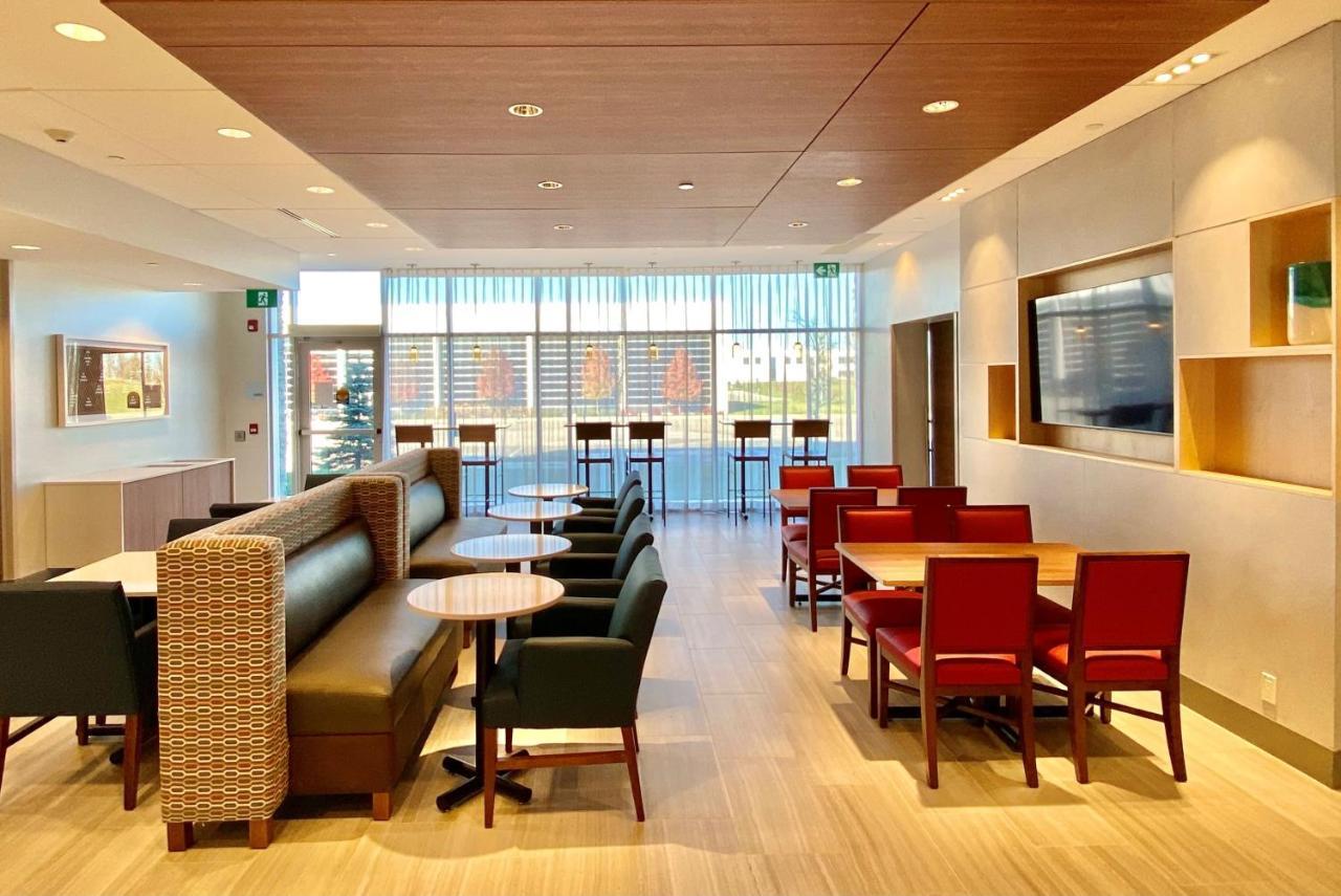 Holiday Inn Express & Suites - Aurora By Ihg Екстер'єр фото
