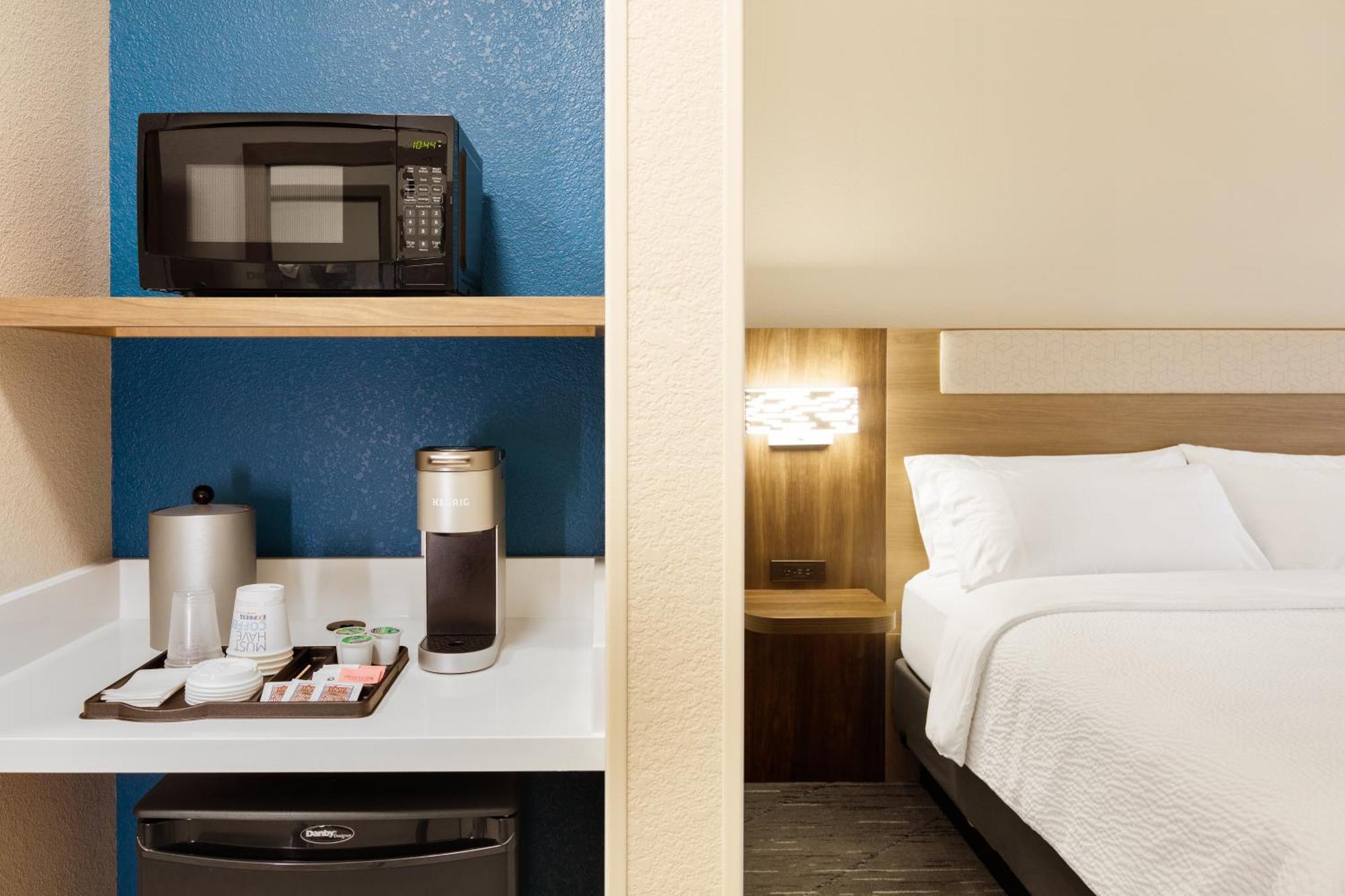 Holiday Inn Express & Suites - Aurora By Ihg Екстер'єр фото