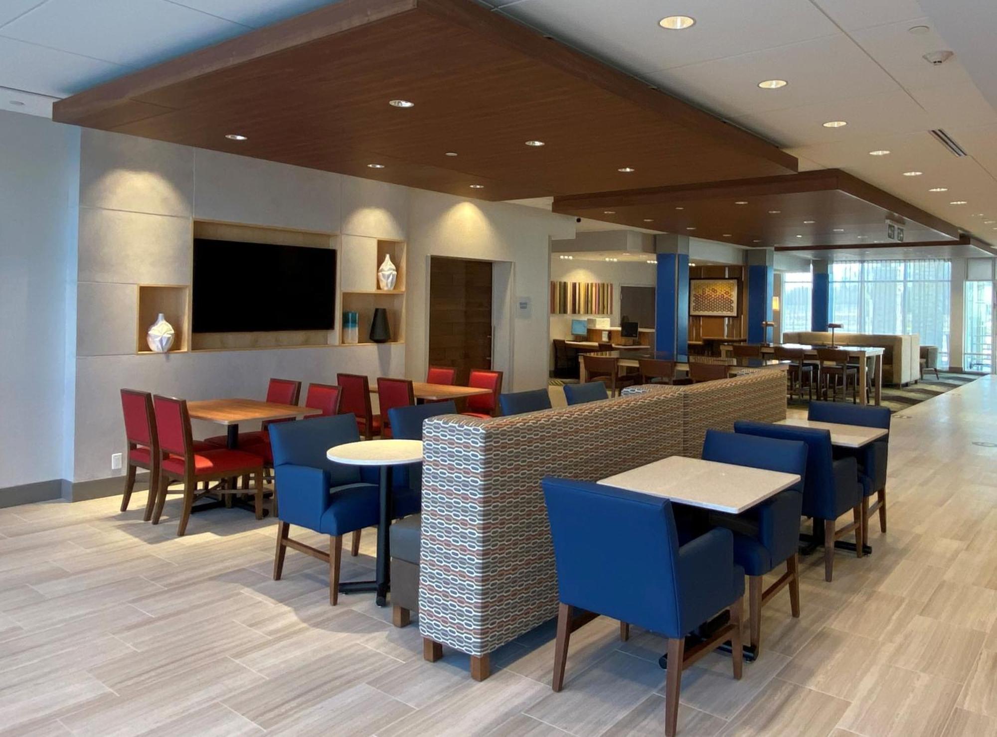 Holiday Inn Express & Suites - Aurora By Ihg Екстер'єр фото