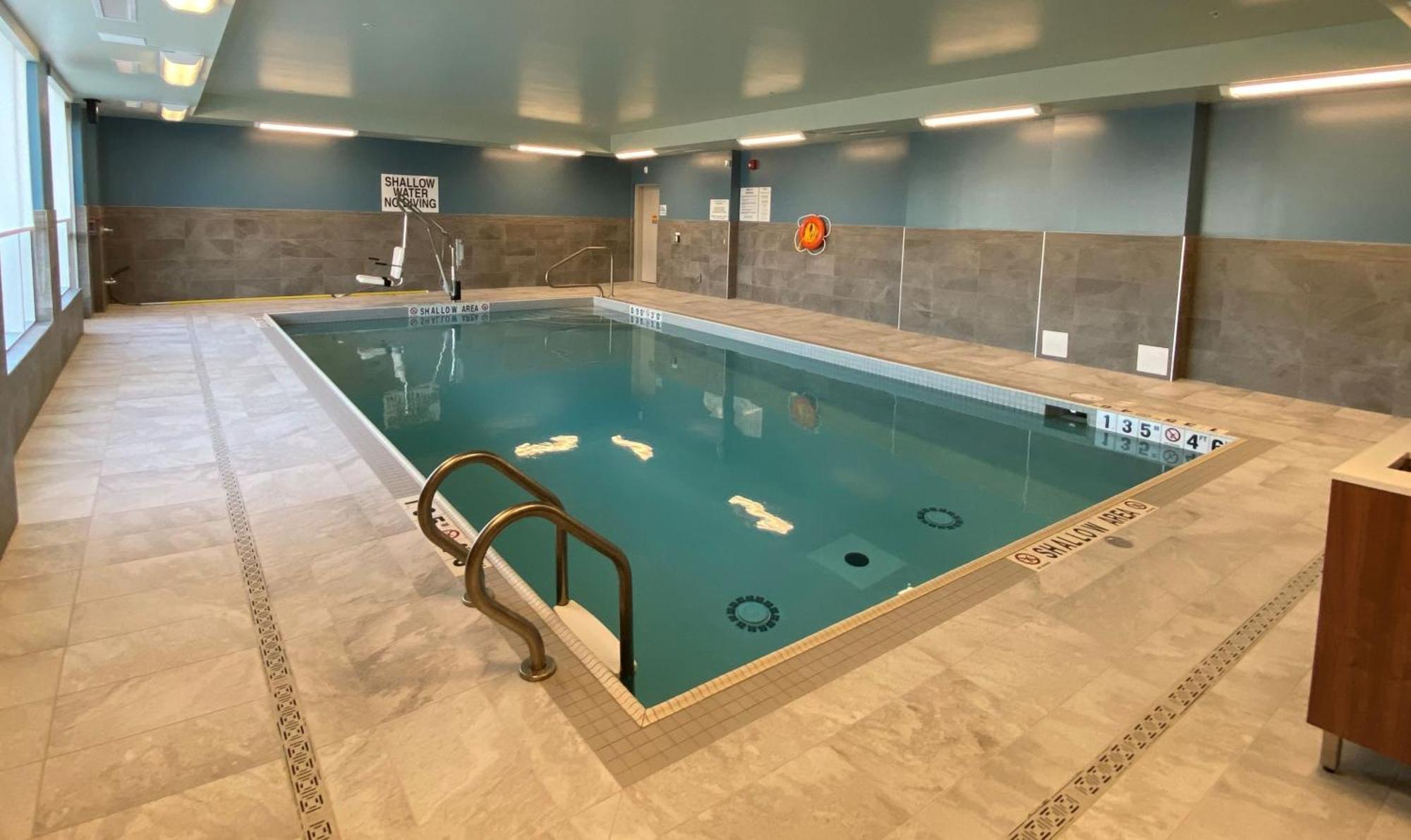 Holiday Inn Express & Suites - Aurora By Ihg Екстер'єр фото